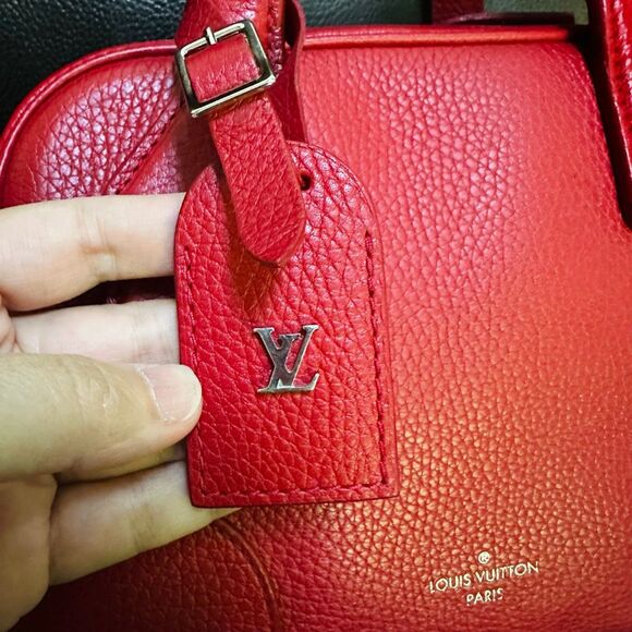 Louis Vuitton Dora Soft Bag Red - Picture 4 of 16